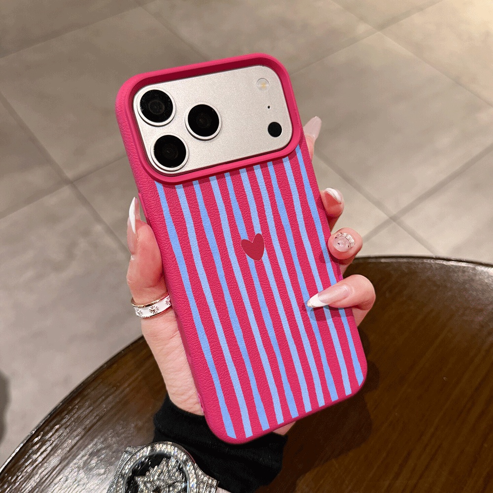 Vertical Stripes Hearts Phone  - đánh giá và giá Apple Iphone 16